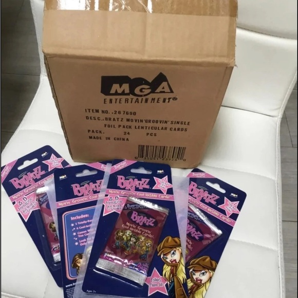 Bratz 24 pack of cards - Picture 2 of 3